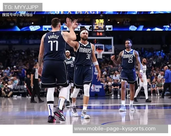 克莱半场表现不佳仅得7分三分球命中率低迷正负值惨淡 克莱半场表现不佳仅得7分三分球命中率低迷正负值惨淡